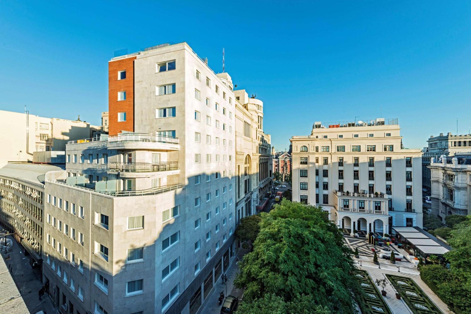 Nh Collection Madrid Suecia Hotel Luaran gambar Residential buildings in the neighborhood