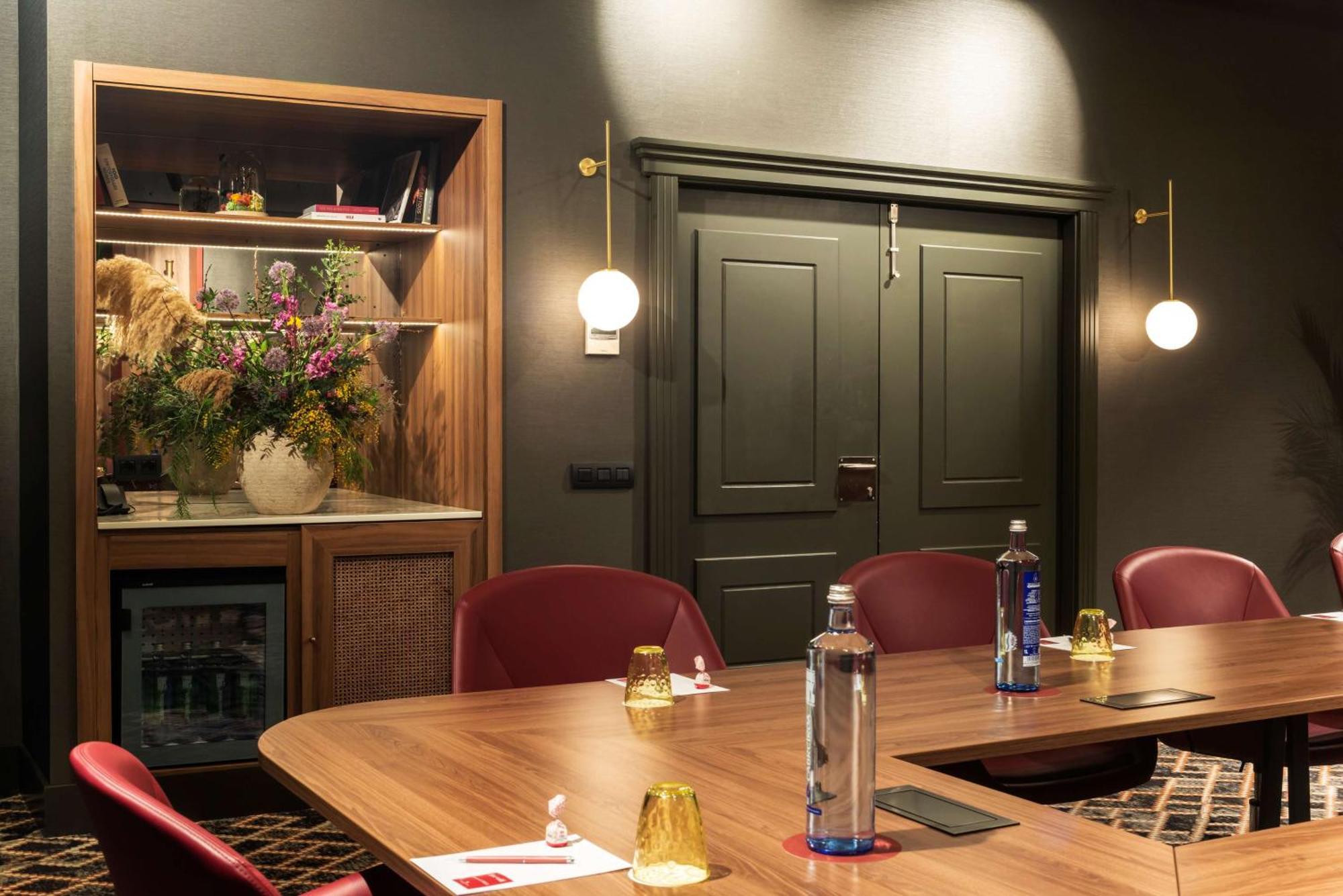 Nh Collection Madrid Suecia Hotel Luaran gambar The boardroom at the National Liberal Club