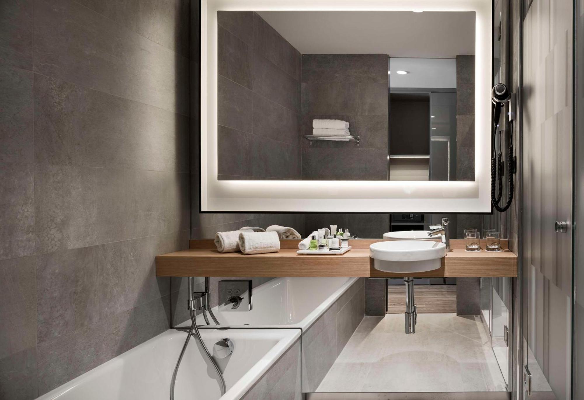 Nh Collection Madrid Suecia Hotel Luaran gambar Bathroom