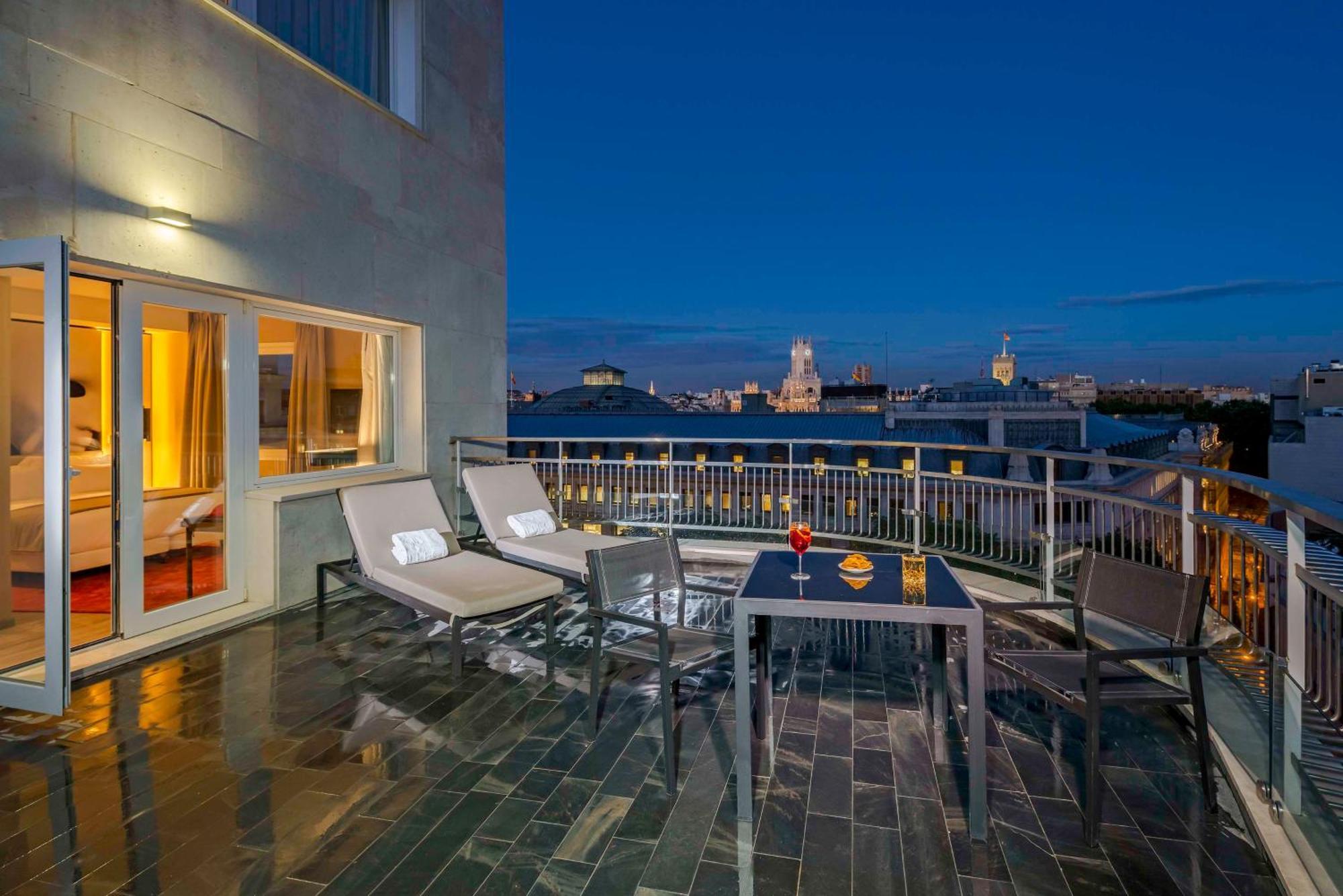 Nh Collection Madrid Suecia Hotel Luaran gambar A balcony at the Mandarin Oriental, Vienna