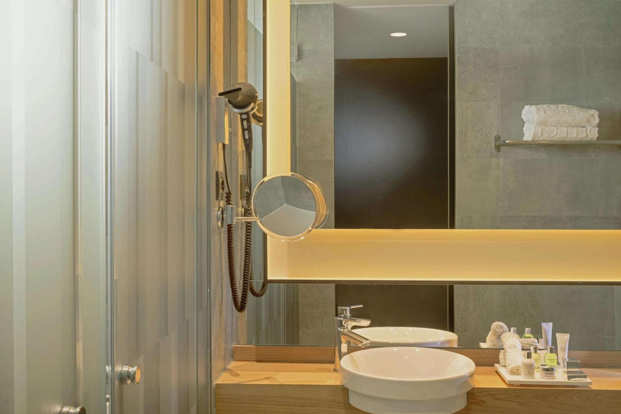 Nh Collection Madrid Suecia Hotel Luaran gambar Bathroom