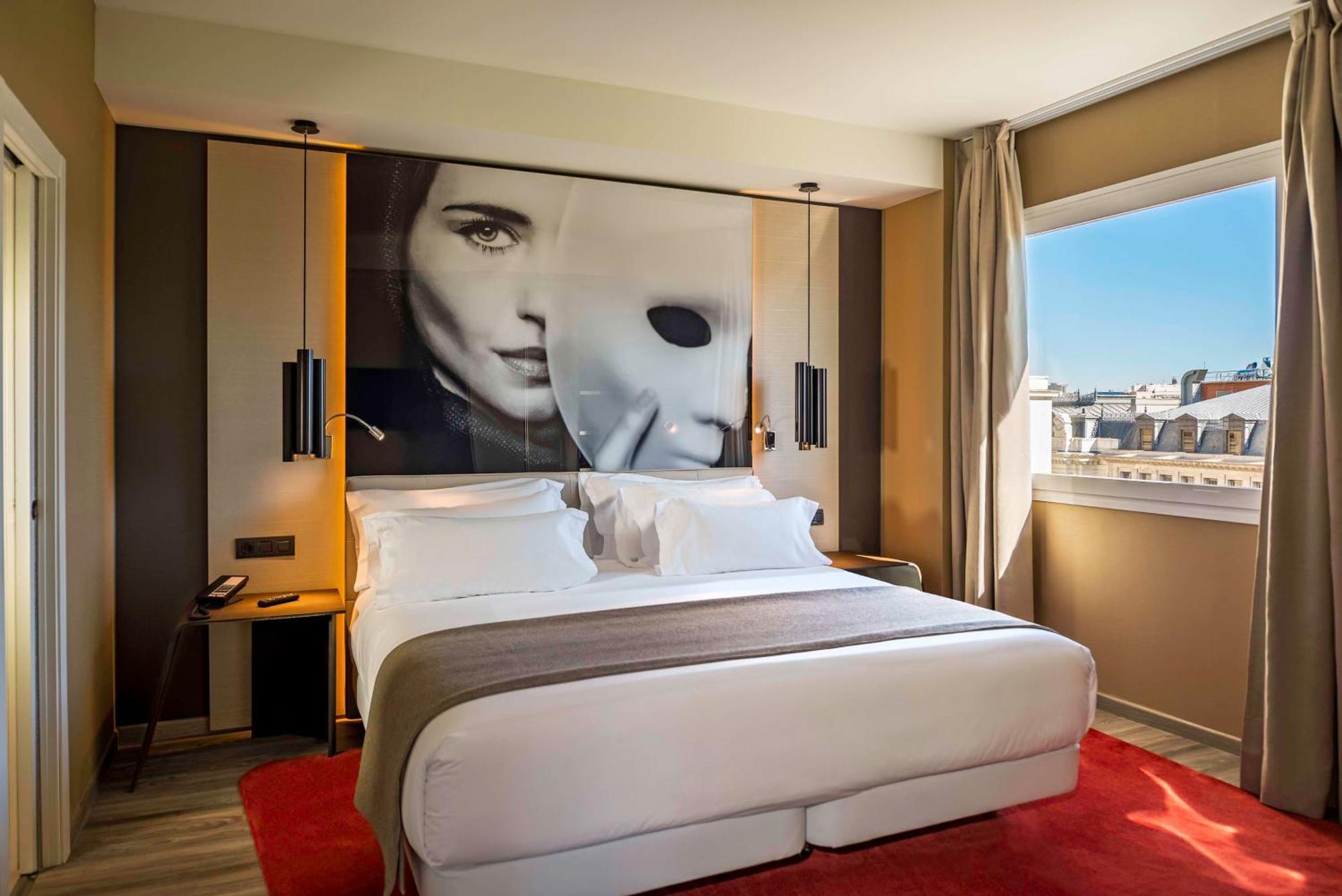 Nh Collection Madrid Suecia Hotel Luaran gambar A room at the hotel